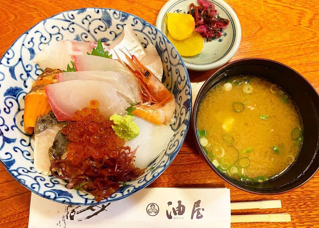 北山まいかのインスタグラム：「京都の海鮮丼」