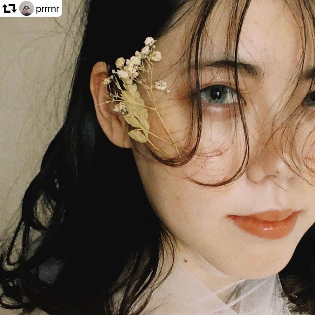 のインスタグラム：「#repost @prrrnr ・・・在校生⭐️photo work 素材の美  hair & make：@prrrnr        #美容学生 #美容学生と繋がりたい #美容学生の休日 #美容師 #美容師さんと繋がりたい #作品撮り #エモい #写真好きな人と繋がりたい #ベリーショート #マッシュ #古着 #ファッション #古着女子 #オルチャン #国際ビューティモード専門学校 #写真好きな人と繋がりたい #bm #beauty #hair #emotional  #japan #photography #l4l #f4l #ootd #flowers #life #likeforlikes  #머리스타일 #無加工」
