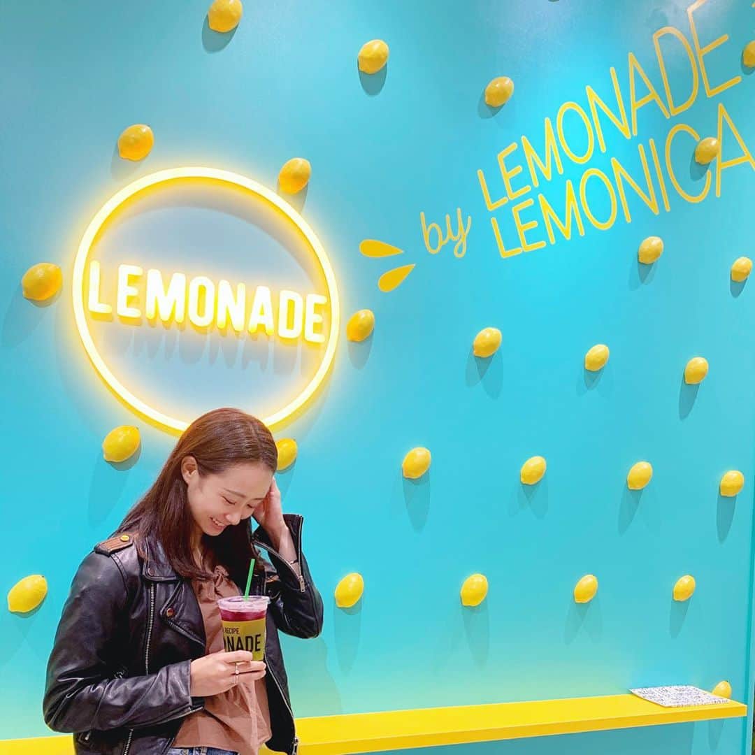 筒井萌子のインスタグラム：「* レモン🍋だらけの壁◡̈⋆ これが緑の壁にゴルフボールでも可愛いなぁ𓃟ﻌﻌﻌ❤︎ ・ #筒井萌子 #女優 #actress #モデル #model #岡山  #shooting #instagood #instalike #converse #撮影 #followme #instalike #ゴルフ #ゴルフ女子 #ゴルフコーデ #골프 #좋아요반사 #좋아요그램 #좋아요환영 #데일리그램 #패션 #오오티디 #카페」