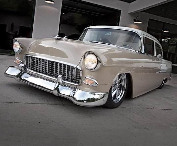 Classics Dailyさんのインスタグラム写真 - (Classics DailyInstagram)「#ClassicsFeature _____ Beautiful 1955 Chevy Bel Air. _____ #classiccar #musclecar #hotrod #protouring #prostreet #restomod #classicsdaily #streetrod #streetcar #customcar #hotrods #streetrods #belair #trifive」10月9日 10時01分 - classicsdaily