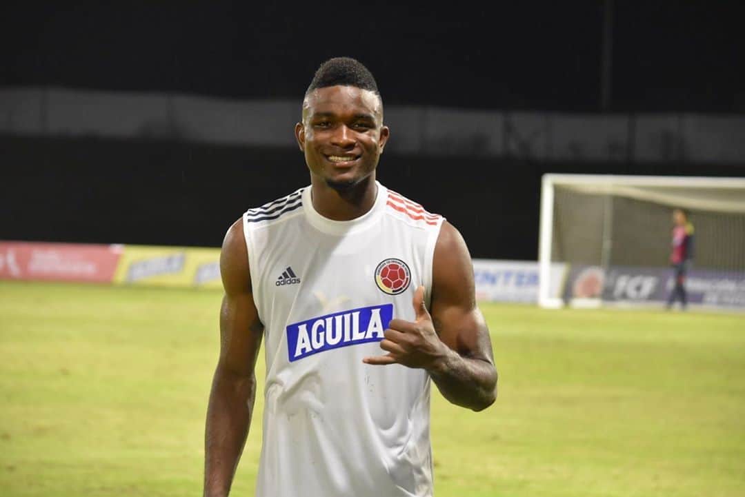 ジョン・コルドバのインスタグラム：「💛💙❤️🙏🏾 #J.C#15」