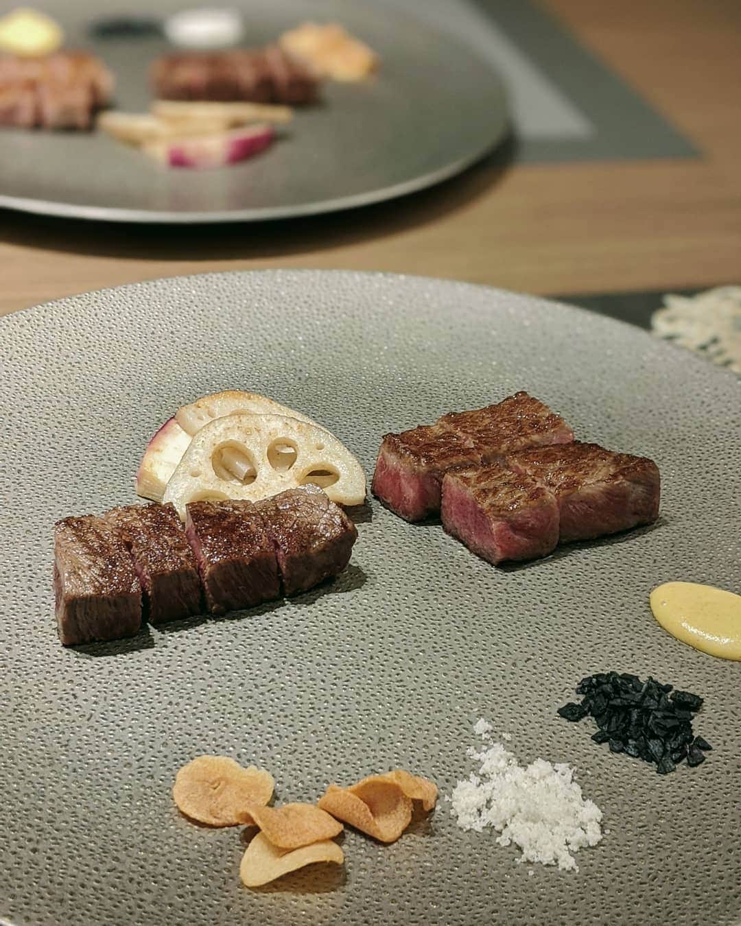 村治佳織さんのインスタグラム写真 - (村治佳織Instagram)「Teppanyaki! Went to Japanese  steakhouse. 最近、食べ物の投稿から　 遠ざかっていました。　 ・　 先月の楽しい食事会。　 料理長御自ら、メニューの　 ご説明をしていただき、　 ありがとうございました✨」10月9日 10時23分 - kaorimurajiofficial