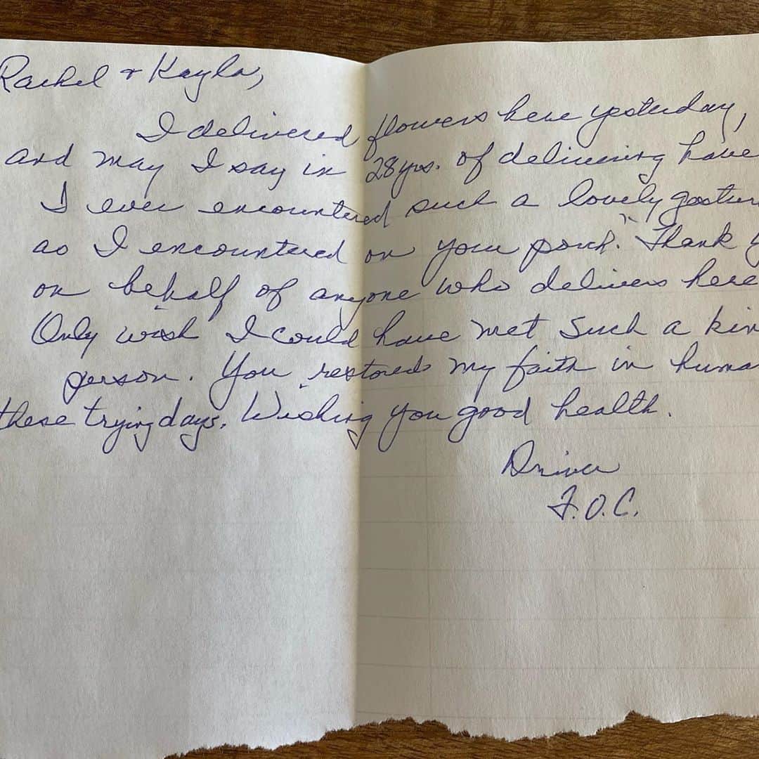 ブリー・オルソンさんのインスタグラム写真 - (ブリー・オルソンInstagram)「A woman came by just now and dropped this off- let me say- no- SHE is the kindest person. It takes so little effort to set out snacks & beverage. Bless her soul, made us cry. I want to dry this rose & keep it with this note forever. I have no idea of how to get ahold of her.」10月9日 10時16分 - breeolson