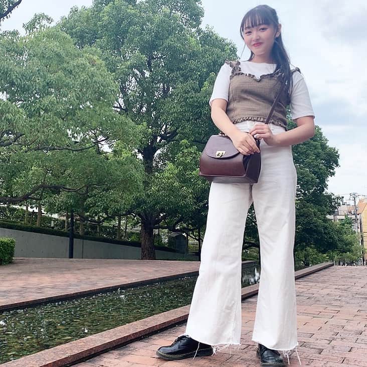 藤本りの加のインスタグラム：「おはようございます！ ・ たまには全身を👣 ・ 先日久々に大学へ行ってきました🏫まだ生徒が少なくていつも通りの賑やかさは無かったですが、行けて楽しかったです💡 ・ 本日も投票宜しくお願いします！ @mstoyo20_02  ・ 📍Twitterにて、固定ツイのRT、いいね企画を10/10(土)23:59まで開催中です！ぜひまだの方はご協力をお願い致します🥺🙏🏻 ・ #ミスコン #ミスミスター東洋2020 #ミスコンテスト #東洋大学 #大学 #ファッション #秋コーデ #ファッション好きと繋がりたい #instagram #l4l #instalike #liketime #instagood #japan #misscontest #fashion」