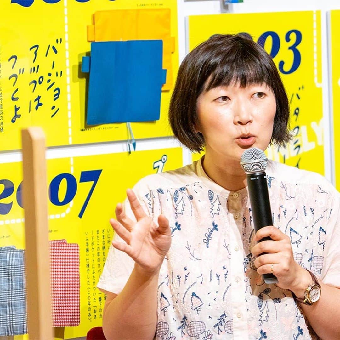 ほぼ日刊イトイ新聞さんのインスタグラム写真 - (ほぼ日刊イトイ新聞Instagram)「【川村エミコさん☓糸井重里 記憶を掘って、私を見つける。】 たんぽぽ川村エミコさんと糸井重里が 「書く」について話しました。 「書くときは土を掘るように記憶を探り、 　過去のじぶんを見つけ出す」という川村さん。 ほぼ日手帳を13年間使っていて思うことが どんどんあふれ出てくるようなトークです。 @hobonichi1101 のリンクからぜひお楽しみください。 https://www.1101.com/store/techo/ja/magazine/2021/contents/kawamura/eeaf6pddo.html  #川村エミコ さん @kawamura_emiko #糸井重里 #ほぼ日手帳 > @hobonichitecho_official #ほぼ日手帳2021 #手帳  #Hobonichi #hobo #Planner #ほぼ日 #ほぼ日刊イトイ新聞  #ほぼ日のよみもの #handwrite #手で書く」10月9日 11時04分 - hobonichi1101