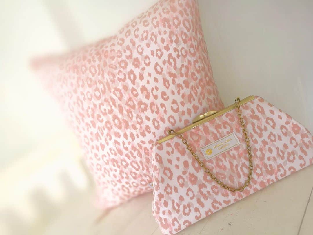 Moco Lima Hawaiiさんのインスタグラム写真 - (Moco Lima HawaiiInstagram)「New* Leopard Clutch Bag with Chain, Made by Moco  #clutch#leopard#handmade#mocolima#hawaii#original#pink#sweet#smile#relaxing#calming#slowly#quiet#silence#新作#クラッチバッグ#ヒョウ柄#秋#モコリマハワイ#オリジナル#リラックス#のんびり#ゆっくり#ゆったり#午後#音楽」10月9日 11時26分 - mocolimahawaii