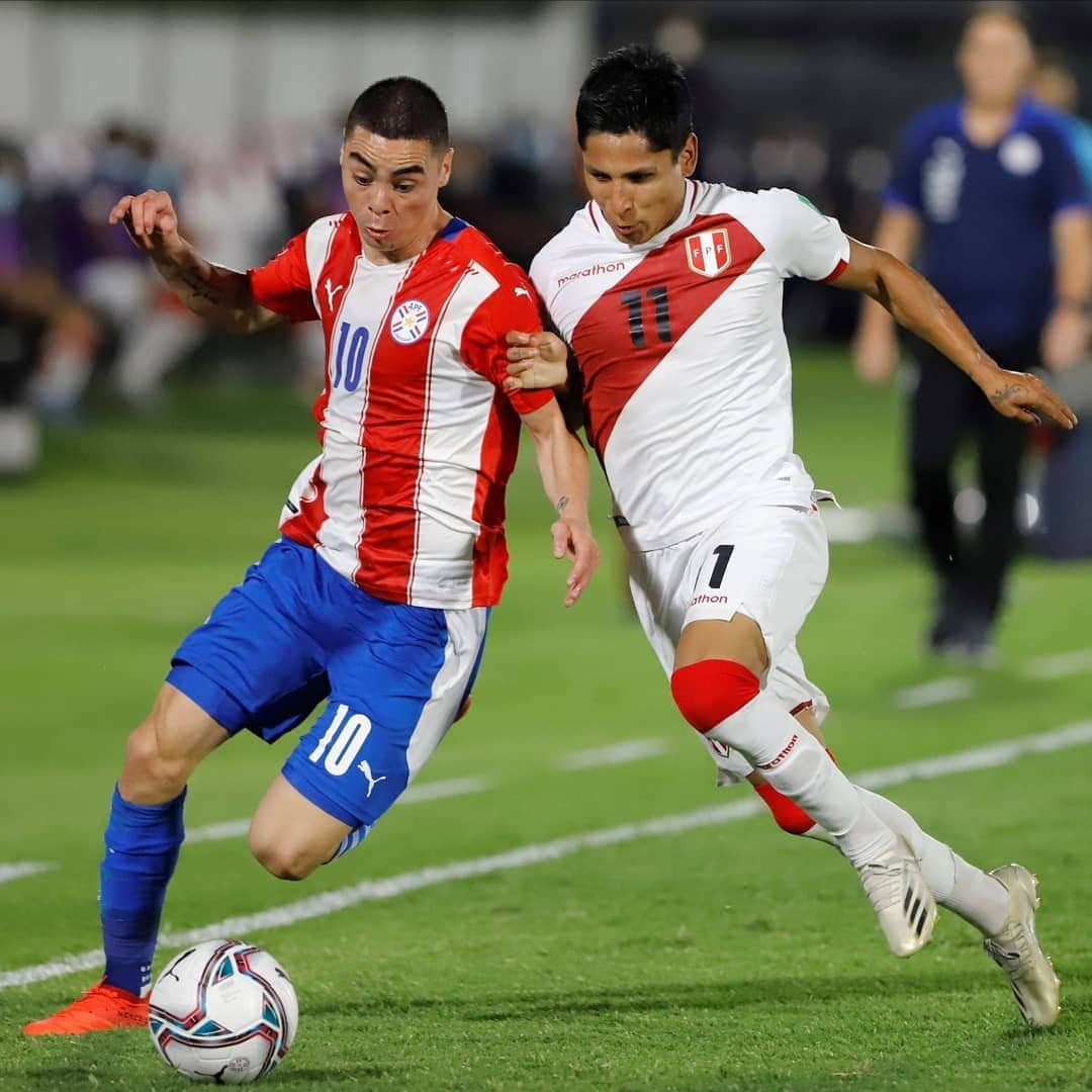 FIFAワールドカップさんのインスタグラム写真 - (FIFAワールドカップInstagram)「Thrilling night in South America!⁣ ⚽🔥 ⁣ Opening night of #WorldCup Qualifiers featured Messi leading 🇦🇷Argentina to victory, a last-minute goal propelling 🇺🇾Uruguay over 🇨🇱Chile and an intense draw 🇵🇾-🇵🇪 in Asuncion.⁣ ⁣ #WCQ #Eliminatorias」10月9日 11時36分 - fifaworldcup