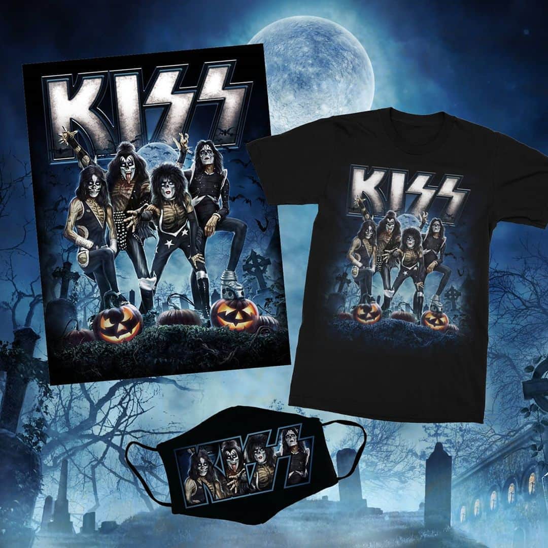 KISSさんのインスタグラム写真 - (KISSInstagram)「We're creatures of the night! #KISSmerch Preorder now in the Official #KISS store at KISSOnline.com.」10月9日 11時40分 - kissonline