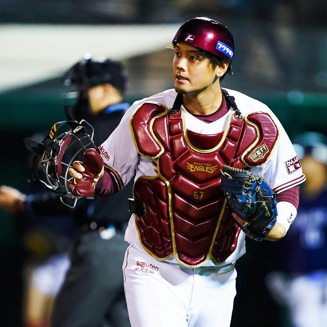 東北楽天ゴールデンイーグルスさんのインスタグラム写真 - (東北楽天ゴールデンイーグルスInstagram)「⚾️ ⚾️E 2-5 L⚾️ 投打でわずかに主導権を許してしまい敗戦。 4試合連続で5番で出場の銀次選手が 3安打2打点の大活躍で打線を牽引‼️ そして鈴木大地選手も2安打で存在感を発揮👍🏼 投げては先発の塩見選手が5回3失点6奪三振⚾️ スタメンマスクの下妻選手が盗塁を2度阻止👏🏼👏🏼 #rakuteneagles #NOWorNEVERいまこそ #日本一の東北へ #銀次 #塩見貴洋 #鈴木大地 #下妻貴寛  #写真もイープレで」10月9日 22時30分 - rakuten_eagles