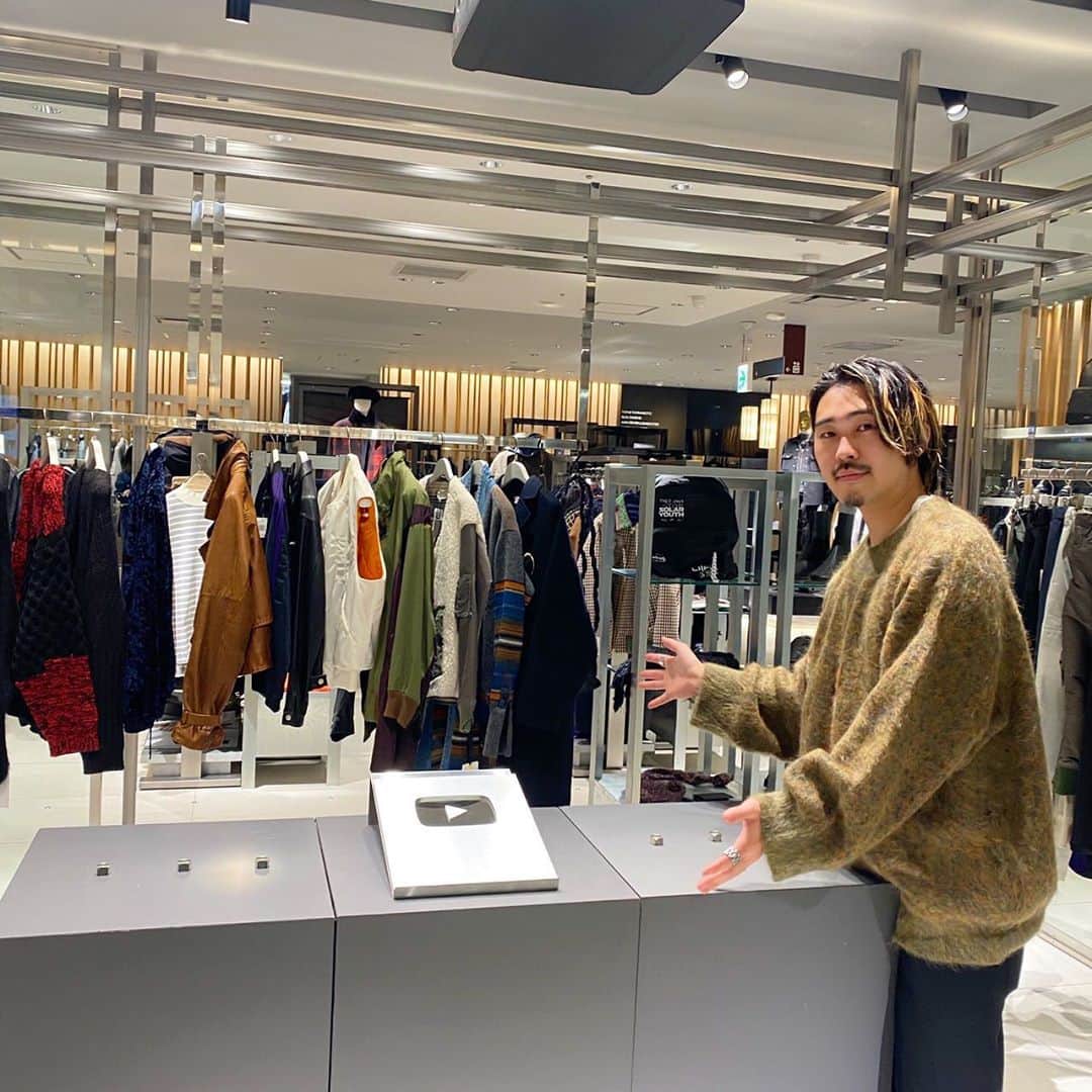 なかむさんのインスタグラム写真 - (なかむInstagram)「伊勢丹にお店出来たんですけど、 明日10月10日（土） 10:00〜12:00 13:00〜15:00 伊勢丹メンズ館2Fにいますので 是非遊びに来てください。 めっちゃ必死に働きます。 @ssa9ra もいます。 #伊勢丹　#lieu」10月9日 22時34分 - nakamu_64