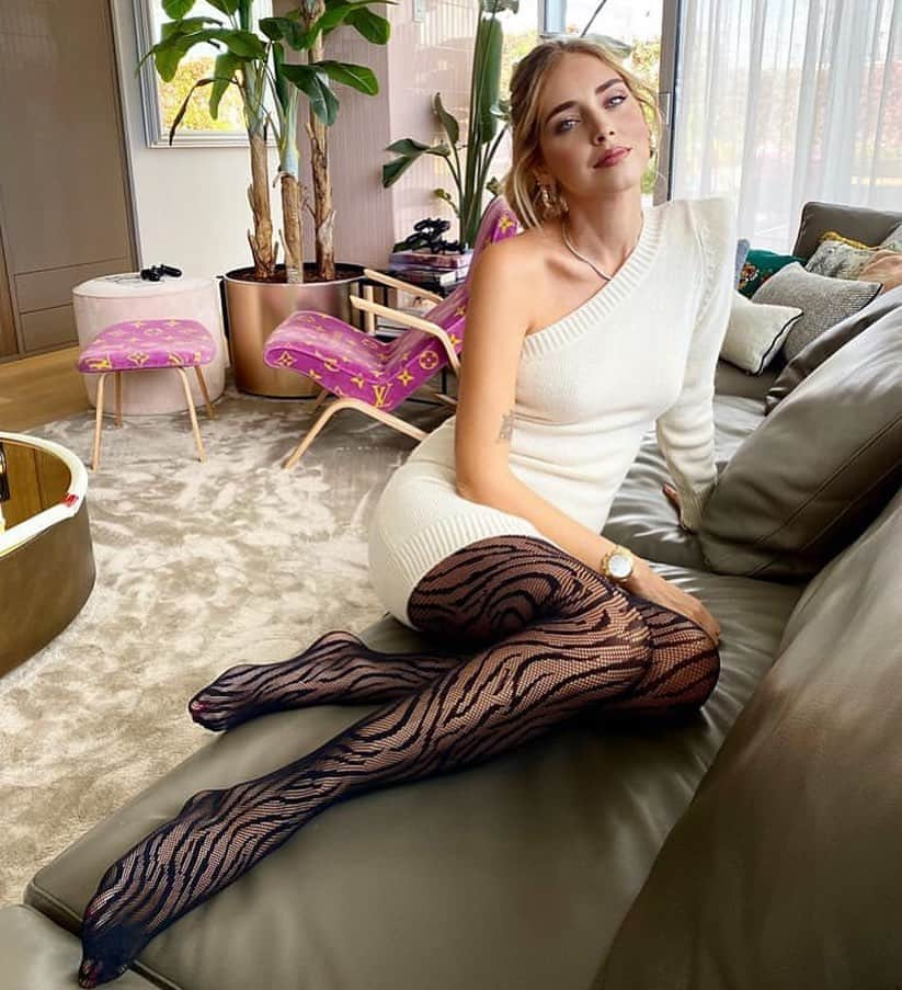 CALZEDONIAさんのインスタグラム写真 - (CALZEDONIAInstagram)「🍃Spotted in our Eco Collection: @chiaraferragni wearing our low environmental impact Tights! [MODC1681] #calzedonia #italianLegwear #Tights」10月9日 21時04分 - calzedonia