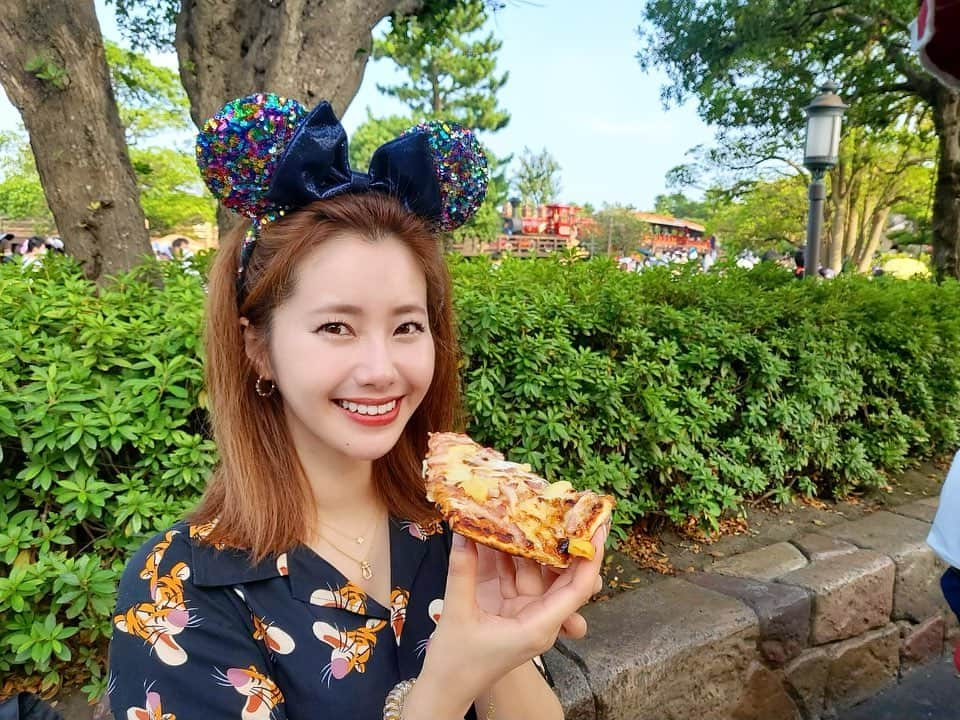 内藤理沙さんのインスタグラム写真 - (内藤理沙Instagram)「* * このピザすき🍕🍍🐭🏰🌈 * #disney #disneyland #tdl  #ディズニー #ディズニーランド #ディズニーランドグルメ」10月9日 21時20分 - risa_naito_official