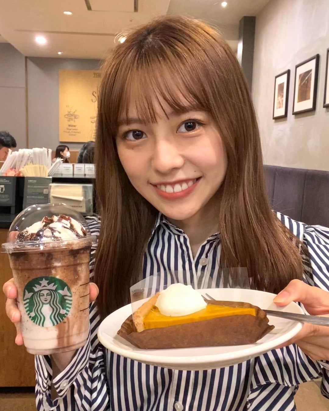 潘佳伊さんのインスタグラム写真 - (潘佳伊Instagram)「久々にスタバ行ってきました☕️✨ かぼちゃのタルトが美味しかった🎃  #ミスコン #ミス立教 #スタバ #スターバックス #ヘアカラー #ベージュカラー」10月9日 21時13分 - hankaichan