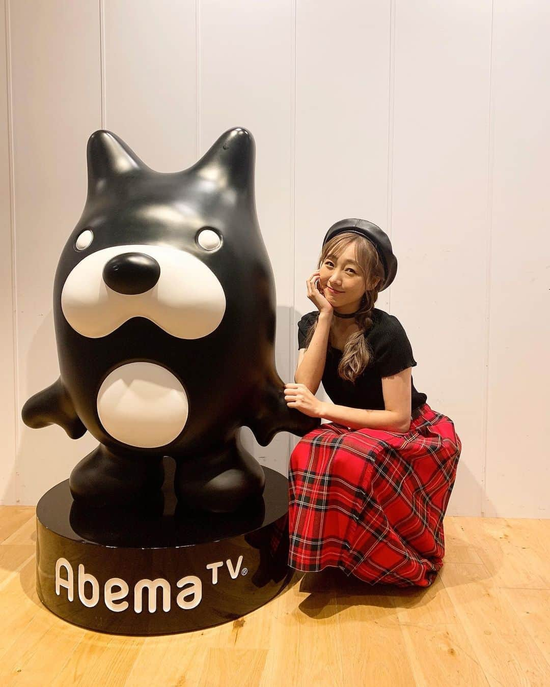 須田亜香里さんのインスタグラム写真 - (須田亜香里Instagram)「10月9日(金) ABEMA競輪チャンネル 23:30〜 【#KEIRINで100万賭けたいオンナたち 】最終回 いよいよ100万円が誰の手に渡るのか 今夜の放送で発表されます💴💖 . 100万を手にした人は 10月18日に行われる 第29回寛仁親王杯で 全額賭けなければならない！ というもの😳 . この女同士の戦い、最後まで 見守っていてください💕 . ヘアとメイクの雰囲気変えてみたけどわかるかしら？ 前髪の分け目真ん中に寄せて、 髪色明るくなってきたから 色に合わせてカラコンしてみたよ。 放送でも分かるかしら？ ぜひ観てねー🥰 . .」10月9日 21時14分 - akarisuda