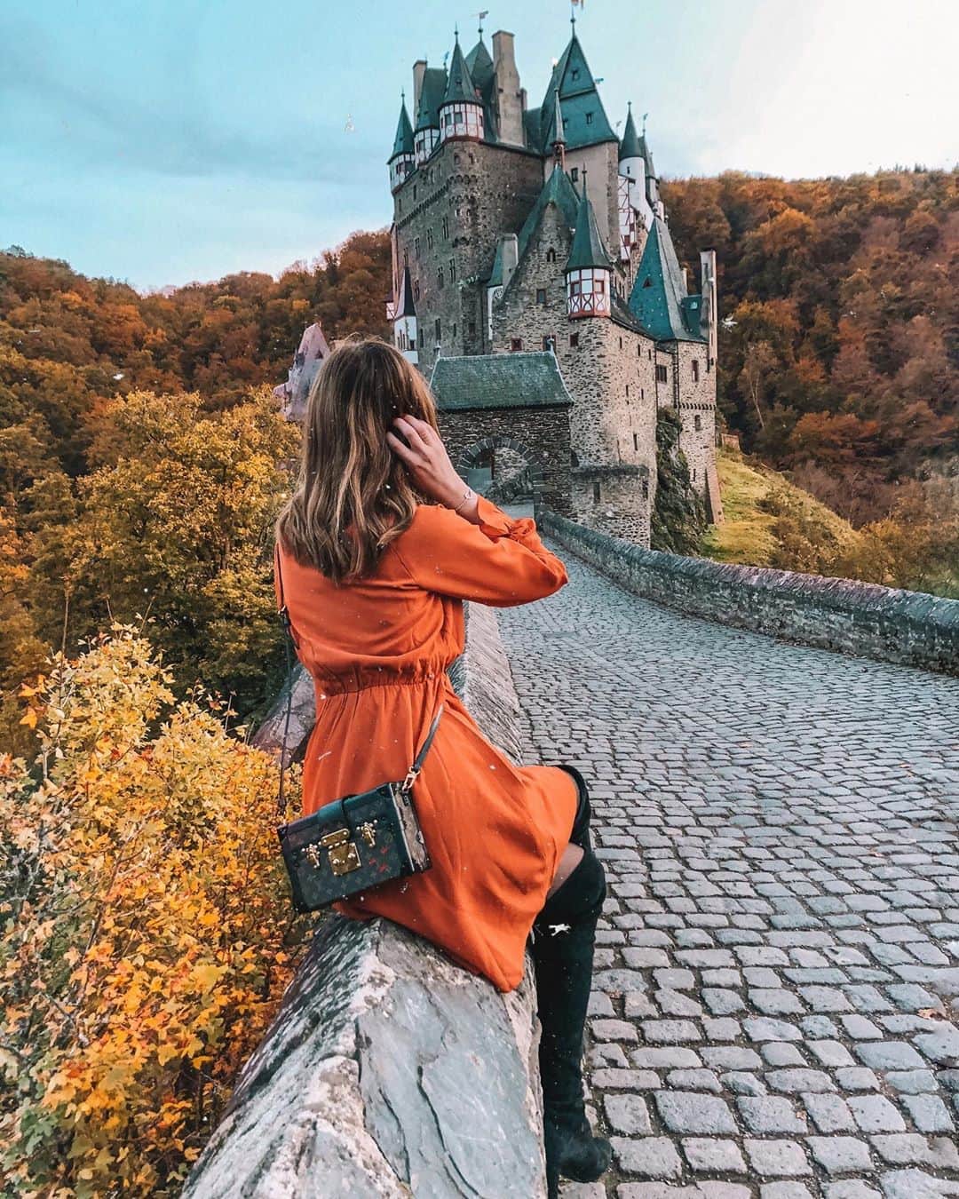バーボラ・コディトヴァのインスタグラム：「Autumny days like this 🍂🎃 #liketkit @liketoknow.it http://liketk.it/2YjMn」