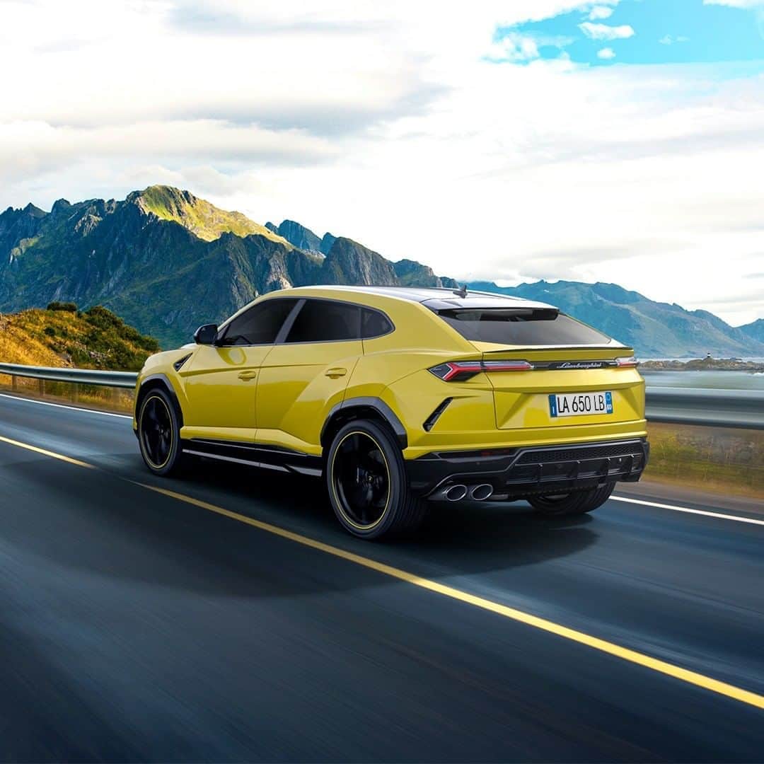 ランボルギーニのインスタグラム：「We call attitude another way. We call it Lamborghini Urus.  #Lamborghini #Urus」