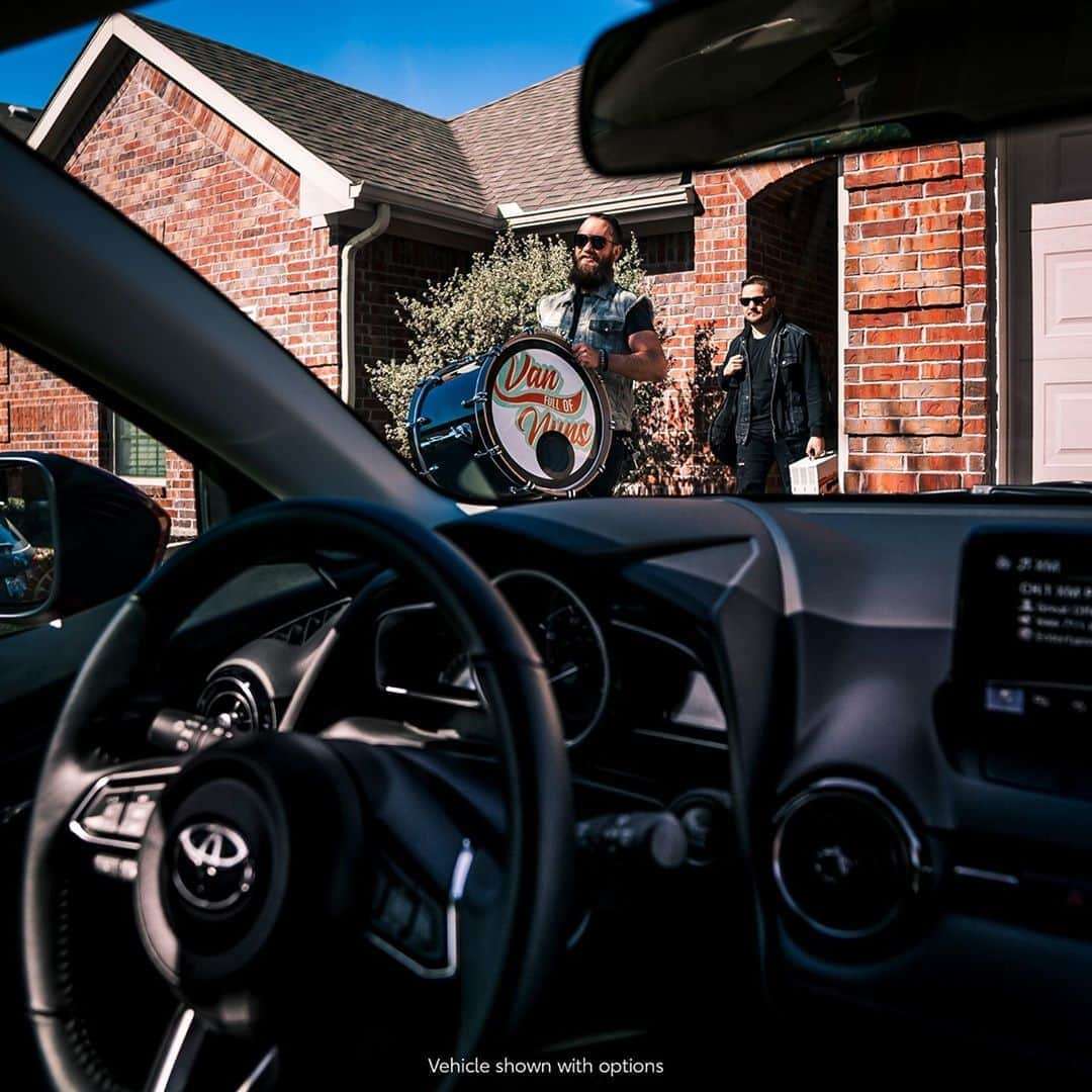 toyotausaさんのインスタグラム写真 - (toyotausaInstagram)「Interior space for whatever passion you pursue. #Yaris #LetsGoPlaces」10月9日 21時38分 - toyotausa