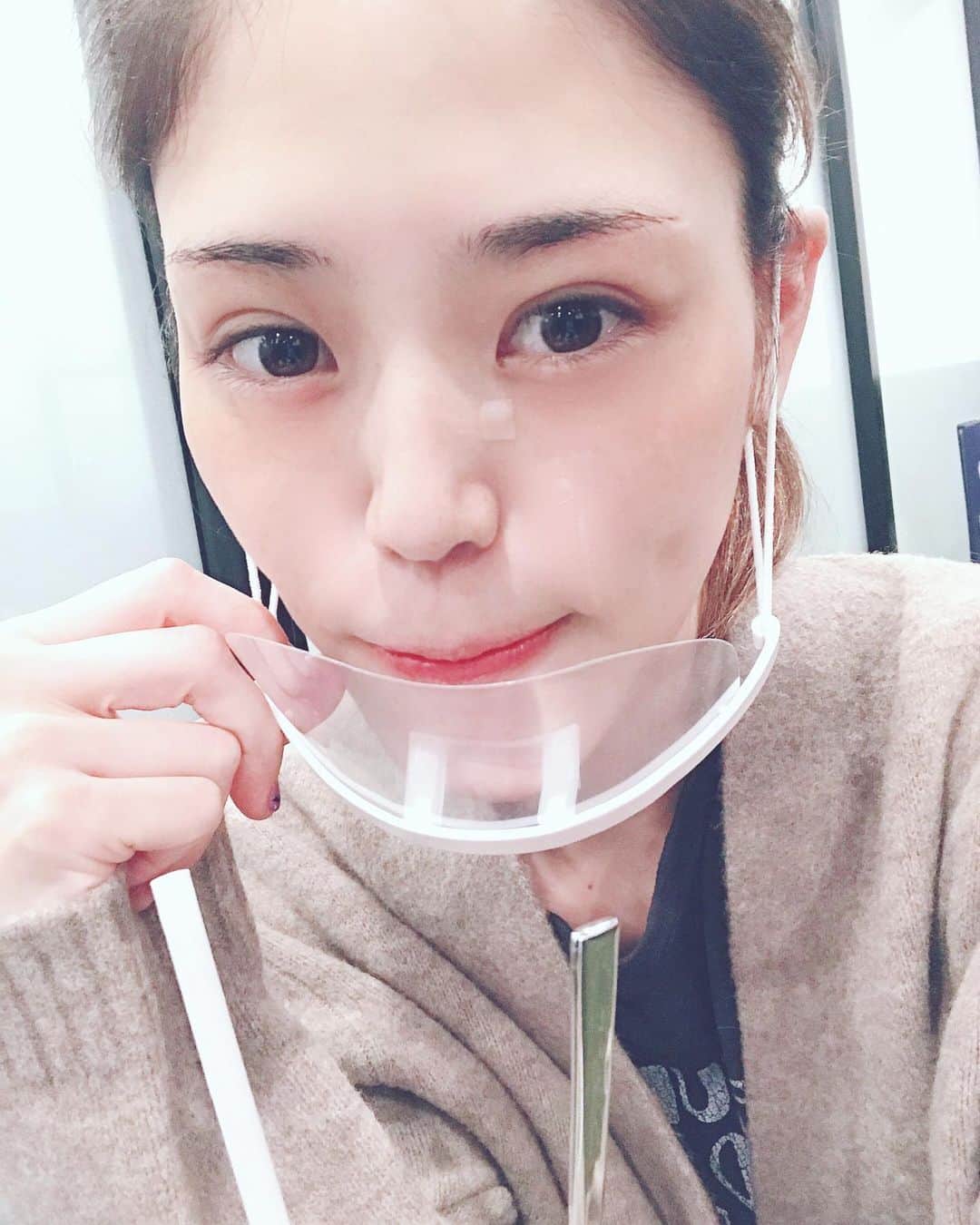 のインスタグラム：「#マウスシールド とゃらをゲットしました👶❤️  マスク生活をストレスのないものに改善していきたい✨💕  #コロナに負けるな #マスク #instagram #followｍe #follow」