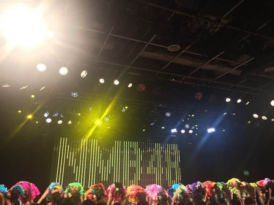 山田菜々さんのインスタグラム写真 - (山田菜々Instagram)「#NMB48 ついに１０周年。  大阪でアイドルは育たん！と言われながらも たくさんの人に支えてもらいながら 本日10月9日、10年目を迎えました☺︎  自分が卒業してから今日まで、 そして明日からもNMB48が大好きです。  NMB48に関わるスタッフのみなさん、歴代メンバー、そして応援してくださる全てのファンの方々おめでとうございます。  そして、現役メンバーおつかれさま☺︎  みんなが大好きなNMBがいつまでも続きますように..♡  そして、また新しい形のNMBを見られる事をひとりのファンとして楽しみにしています..！  こんな写真しかないけれど 大切にしまってある写真です📷  #nmb48 #nmb4810周年  #いろんな番組や芸人さんに #鍛えてもらったのは間違いない #たくさんの方に感謝して #明日からも毎日を楽しもう🥰」10月9日 21時50分 - tannana.yamada