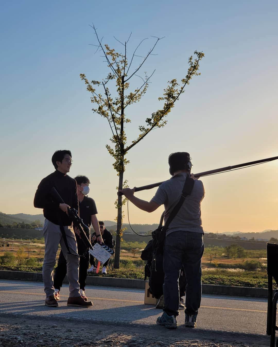 クォン・ヘソンさんのインスタグラム写真 - (クォン・ヘソンInstagram)「The Road ㆍ ㆍ #단편영화 #더로드 #촬영중 #메타픽션 #이광진 #감독님」10月9日 21時53分 - haesunghi