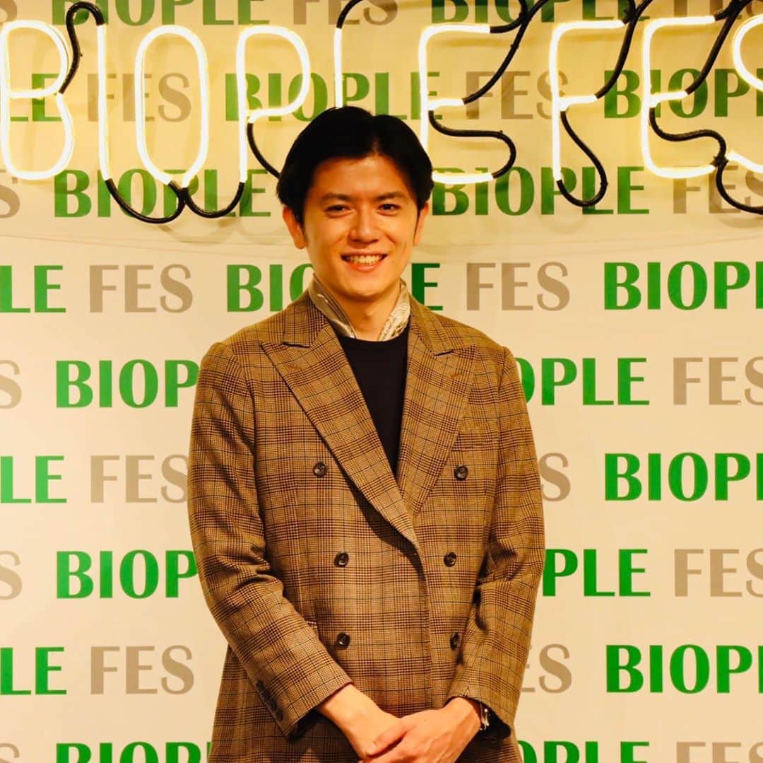 青木源太さんのインスタグラム写真 - (青木源太Instagram)「BIOPLE FESのトークショーの司会をしました。フリーになってから公の場で司会をするのは初めてのこと。これからもどんどん頑張っていきたいです。どうもありがとうございました。 #BIOPLE#bioplebycosmekitchen #bioplefes#日本一のイベント司会者への道」10月9日 21時57分 - aoki.genta