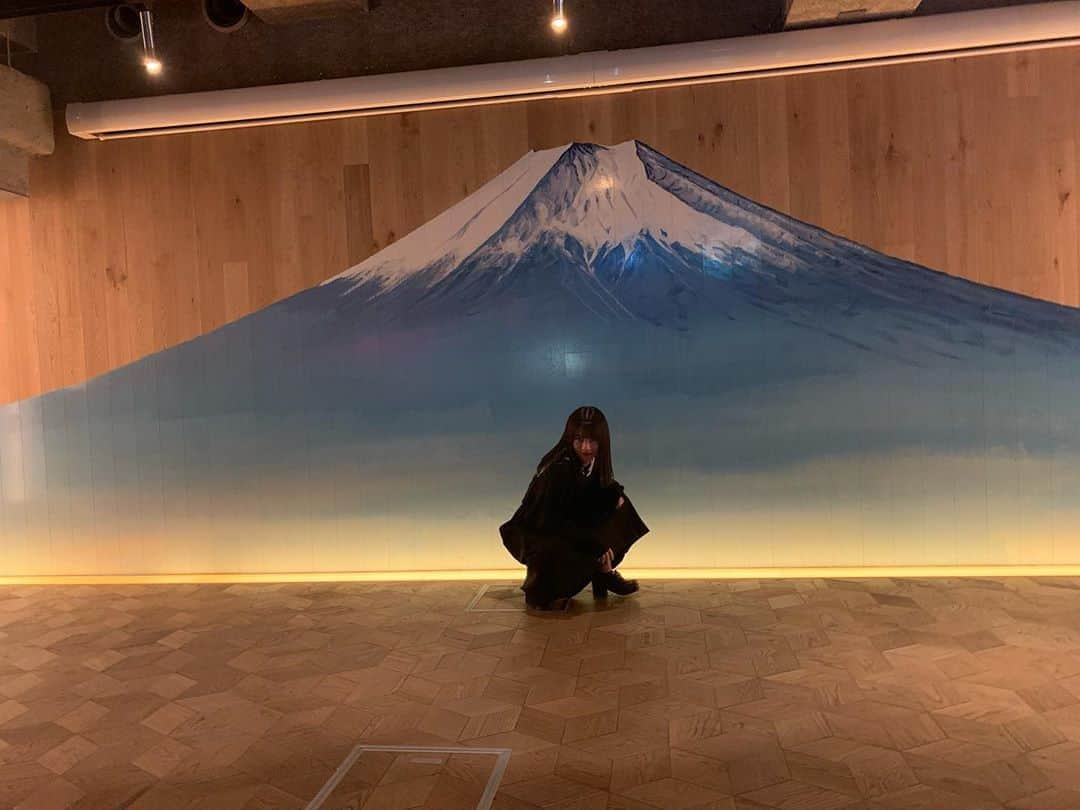 藤井優衣さんのインスタグラム写真 - (藤井優衣Instagram)「修学旅行で富士山に行ったスケバン  -  #富士山 #スケバン #中学生 #アイドル #kissbee #urakiss #japanesegirl #fujisan #followｍe」10月9日 21時57分 - fu_0o0