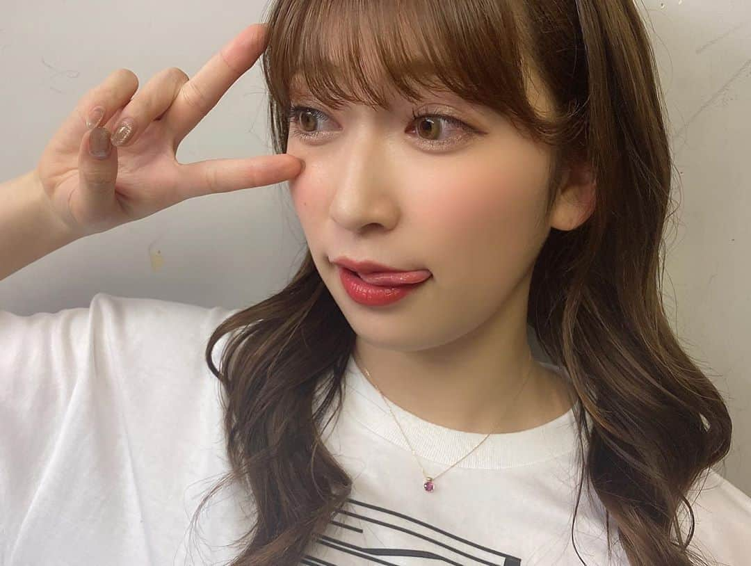 吉田朱里さんのインスタグラム写真 - (吉田朱里Instagram)「NMB48 24th シングル 【恋なんか No thank you!】 が11月18日に発売になります！ . 私にとっては最後の曲になるこの曲で初のセンターを やらせていただきます✨ . 今日まで応援してくださった 皆様のおかげです😭✨ 本当にありがとうございます！ . 最後の最後までNMB48を しっかりアピールできるように、私なりの力を発揮したいと思います！！ . またどんどん詳細が発表されますので…乞うご期待下さいませー💟💟 . #恋なんてNothankyou #NMB48 #アカリン #吉田朱里」10月9日 22時04分 - _yoshida_akari