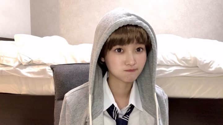 前川歌音のインスタグラム：「久しぶりに青崎さんに会ったよ！  相変わらず前髪の扱いが不慣れなので収録ギリギリまで定まらなかったそうで、、、 誰か教えてあげてください💇‍♂️  #青春高校3年C組」