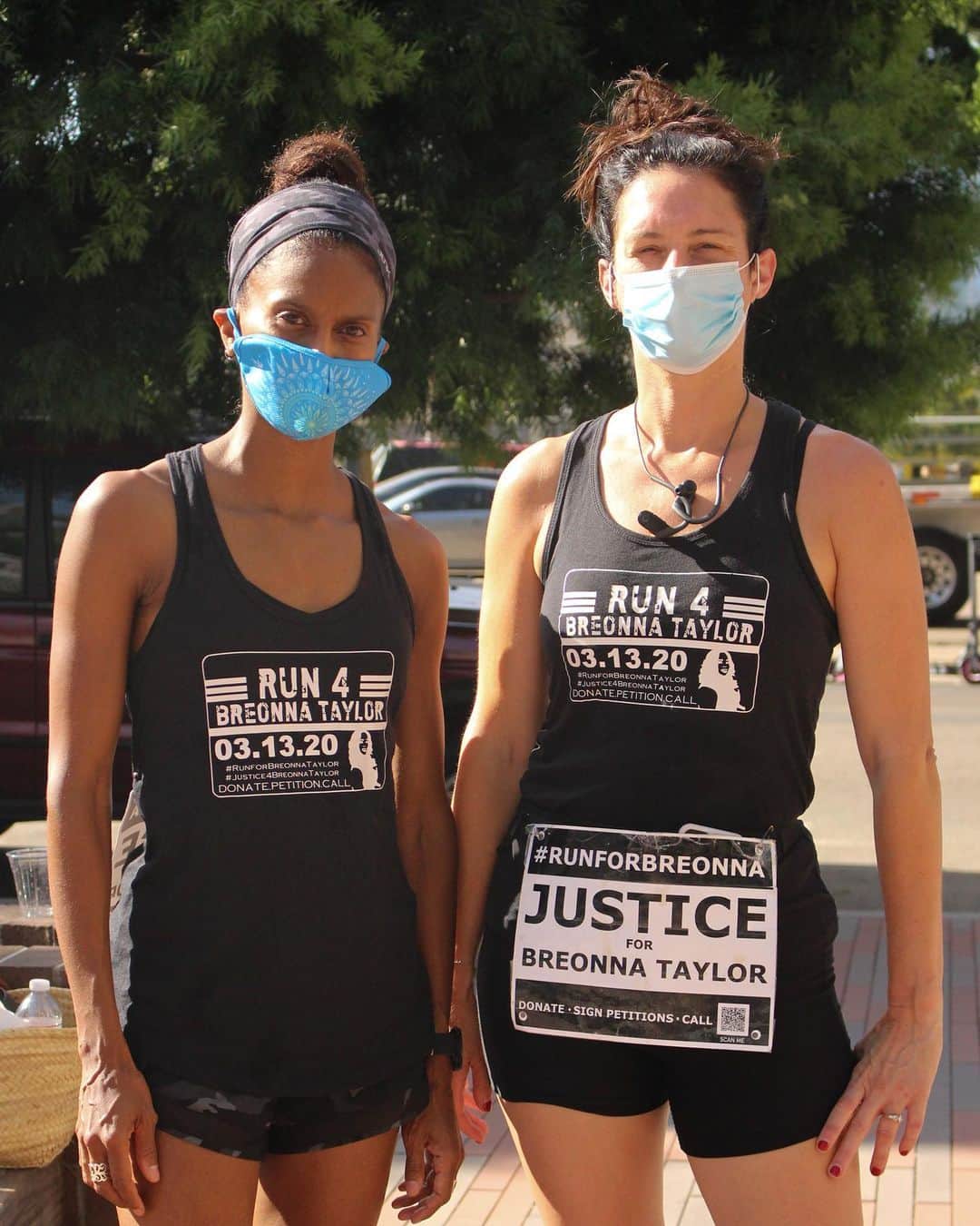 ホカオネオネのインスタグラム：「Nicol Hodges, an avid runner for nearly 35 years, was deeply moved by Breonna Taylor’s story to do something and came up with the idea to protest through running. “I created a bib, contacted as many people as possible in the running community and started hitting the pavement daily.”  Gina Wickstead, a new runner, decided to start a daily run and hoped others would join. “Running as a form of protest is a moving advertisement and a great way to create more awareness.” Gina, also created a bib and started running daily.  Through various clubs and non-profits, Nicol found Gina and finally joined her group on Saturday mornings. “It was hard running on my own, but I got it done. Once I joined the group downtown and led a group in Encinitas, the runs became easier and a lot more powerful for me. The more Gina and I worked together, along with a few other runners and volunteers, the bigger the movement became.  "The movement started as a virtual run for a small group of people, no more than 10. From there, we have grown to 11 local San Diego groups and over 15 Run4Breonna groups nationwide. Running with a group gives you confidence, community, and a sense of empowerment. No one is left behind, and everyone is extremely encouraging, no matter your pace.  Running for Breonna Taylor has given us stamina to fight for equality and freedom for all through peaceful protesting, running, walking, biking, and building a stronger community of runners who want to see change.”  - Co-Founders of @RunForBreonna Nicol Hodges and Gina Wickstead #HumansOfHOKA #TimeToFly   📸 @longeye.jpg」
