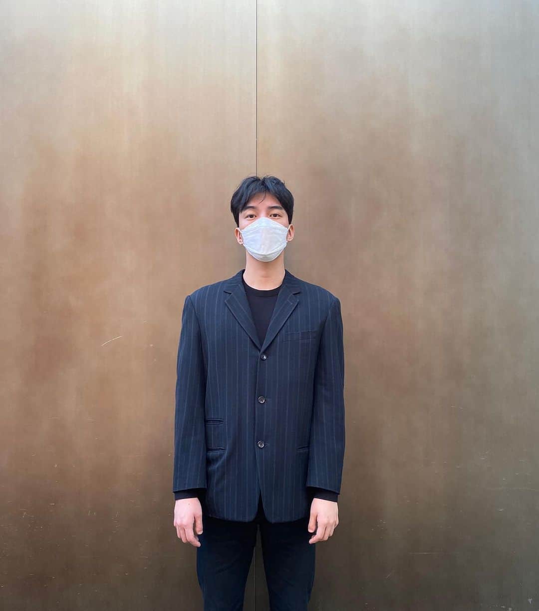 ト・サンウのインスタグラム：「이렇게 날씨가 좋은데...  마스크 이제 그만...😷👿🤖😾🤬」