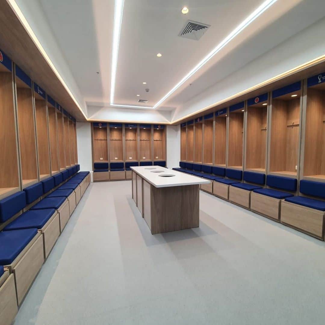 サッカー コロンビア代表チームのインスタグラム：「Un camerino de talla mundial espera por la Selección Colombia en el Estadio Metropolitano de Barranquilla 🇨🇴💪🏼」