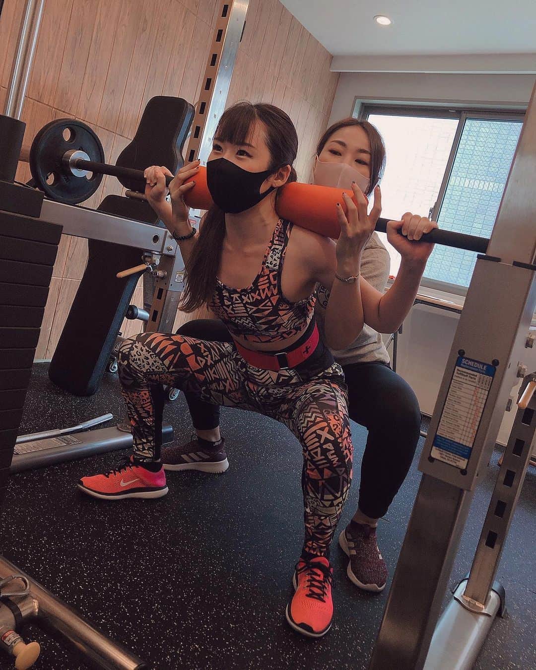 のインスタグラム：「先日、トレーナーズジム (@trainers_gym_ )のコースが終了しました！﻿ ﻿ 最初は運動に自信がなく、続けられか不安で不安で、﻿ そしてその不安を払拭してくれただけではなく、それ以上にとってもハッピーな時間に変えてくれた吉村さん。(@co_fit315 )﻿ ﻿ 吉村さんのおかげでこんなに楽しく時にはばっちり厳しく🤣身体だけではなく気持ちのサポートまで本当にしっかりとして頂きました。﻿ ただトレーニングをこなしていくというのではなく、楽しいこのトレーナーズジムの空間が大好きです🥰✨﻿ ﻿ そしてこんなに1人に向き合ってたくさん背中を押してくれるなんて、トレーナーさん以上に何故か何年も前から知っている大切なお友達！という感じです☺️﻿ ﻿ 吉村さん以外にも、 常に笑わせてくれる小野さん(@ono.p.trainer )や 緑ヘアが似合う泰正さん(@trainerstaisei )、 ムッキムキのハルクさん(@kazuya_win_flow )と 心優しい〜高橋さん(@norihito2716 )﻿ ﻿ みなさんとっても楽しくて熱いメンバーです！﻿ ﻿ 体のラインも変わり、食生活も一転し、今は体重の数字を気にしない自分の体がとても好きです🐣(通わせて頂く前は知識もないただのカロリー制限と、体重の数値を気にして気にしてしょうがなかったのがあの時の私が知ったらびっくり仰天する！)﻿ ﻿ 本当に、本当に素晴らしく楽しい時間を、ありがとうございました！！🌈﻿ ﻿ ﻿ #トレーナーズジム #駒沢大学  #gym #パーソナルトレーニング #personaltrainer #sport #fitness #fitnessgirl #training #diet #筋トレ #workout #トレーニング #beauty #健康 #health #healthylifestyle #enjoylife #sportswear #減量 #ダイエット #bodymake  #fitnessmodel #fitgirl #enjoy #fitnessmodel #体力作り#puma #fitnessmotivation #photography #trainingday」