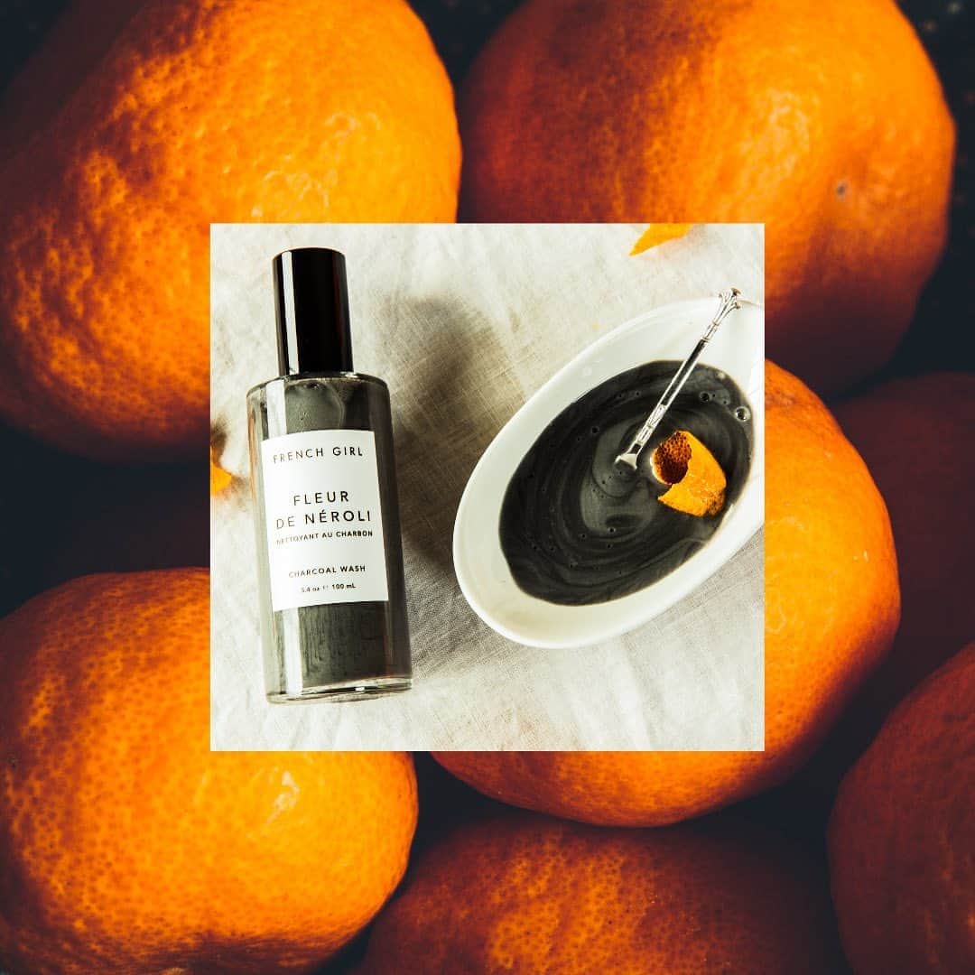 FRENCH GIRLさんのインスタグラム写真 - (FRENCH GIRLInstagram)「Gentle yet effective, with a scent reminiscent of a warm breeze fluttering through Néroli blossoms in the bitter orange groves of the South of France. 🍊  Fleur De Néroli Charcoal Wash is made for sensitive skin, removing impurities while bringing skin back to its natural equilibrium. 🧡✨ #ThursdayThoughts」10月9日 13時40分 - frenchgirlorganics