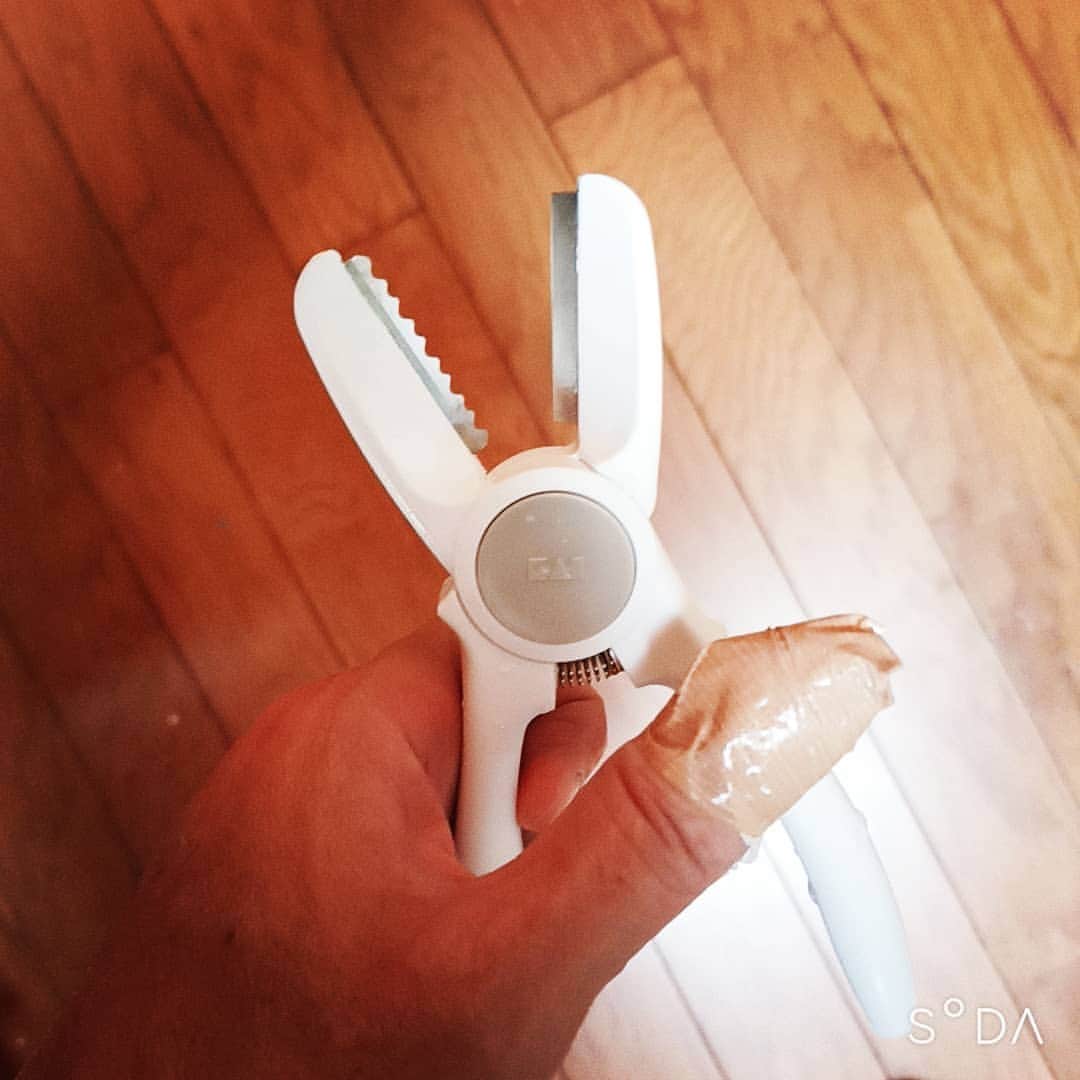 松本隆博のインスタグラム：「。 写真で一句。  栗カッター… 約束げんまん… 指きったー…  (~0~) 松本山頭詩」