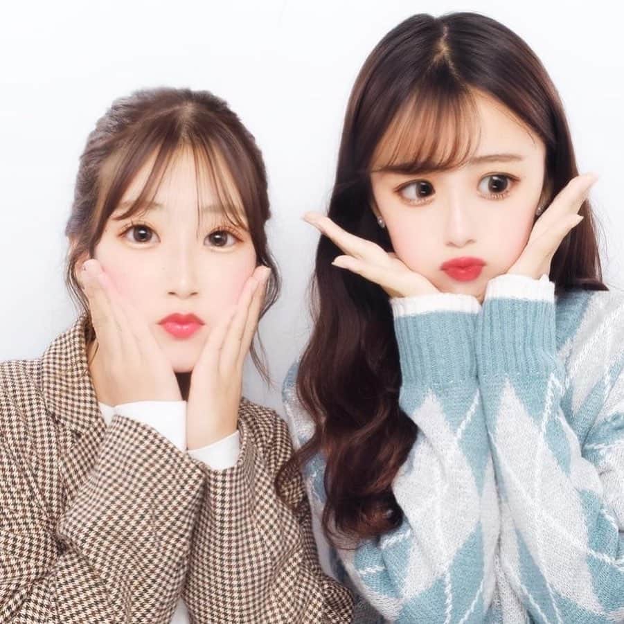 のインスタグラム：「皆はなんのプリ使ってる？！💭♥️ · このセーターお気に入り🦋 学校にも私服にも着れる🤍🤍🤍」