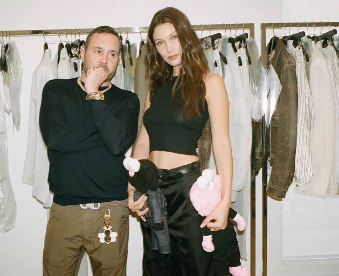 キム・ジョーンズのインスタグラム：「Happy birthday @bellahadid ❤️💙❤️💙❤️💙❤️💙❤️💙❤️💙❤️💙❤️」