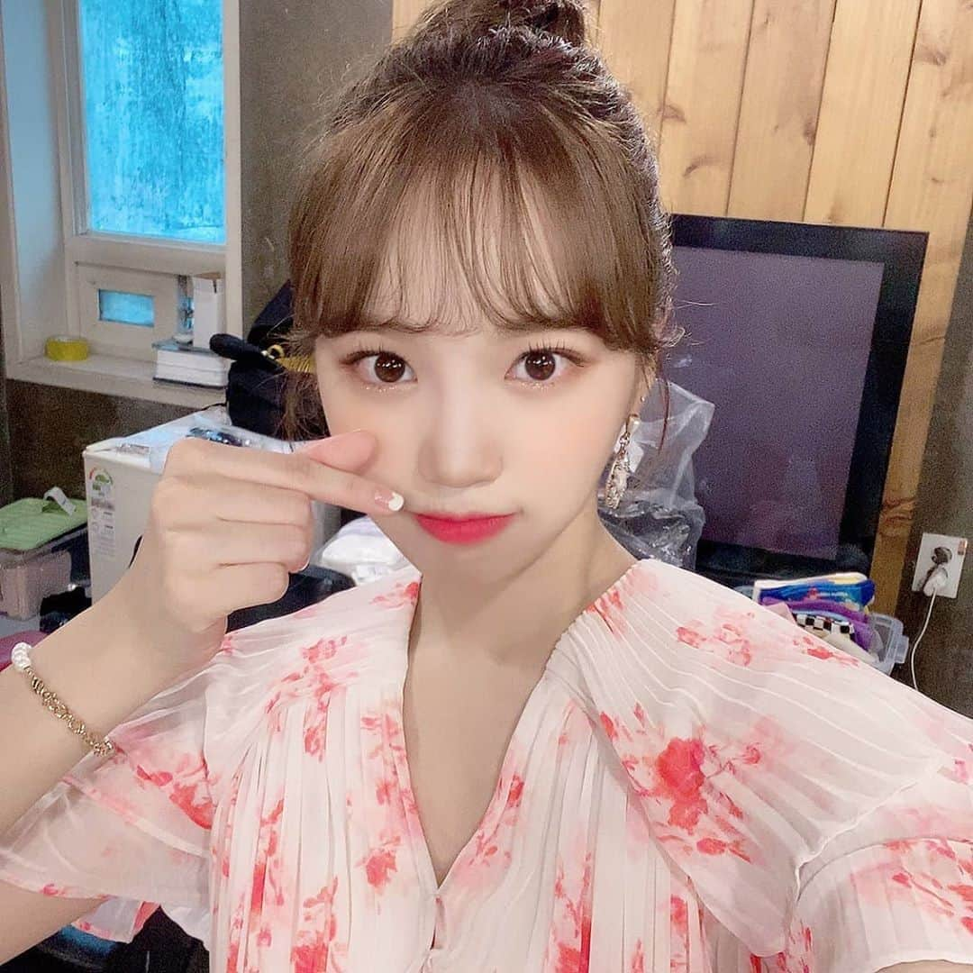 IZ*ONEさんのインスタグラム写真 - (IZ*ONEInstagram)「💜Beware💜  #채원 #チェウォン #IZONE #아이즈원 #アイズワン」10月9日 14時21分 - official_izone