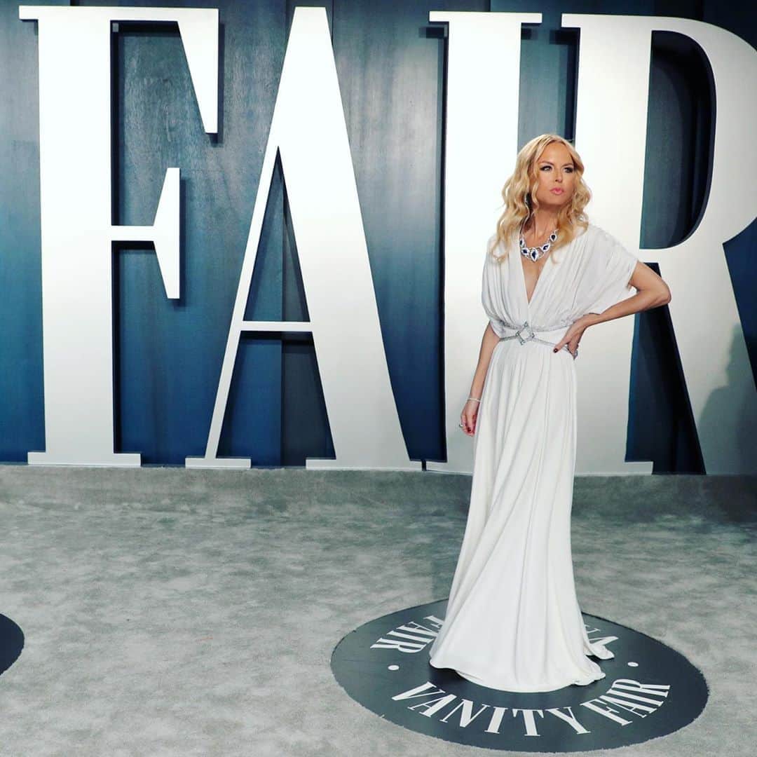 レイチェル・ゾーのインスタグラム：「#TBT to one of the last #glamorous evenings I was honored to attend before the world came to a halt and #quarantine became the #newnormal . But #glamour will always be my state of mind ✨ XoRZ」
