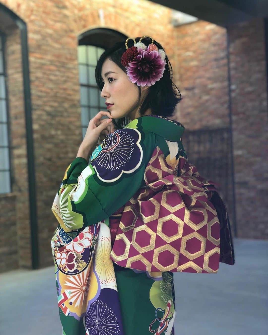 松井珠理奈さんのインスタグラム写真 - (松井珠理奈Instagram)「Let’s go on a date with Kimono👘❤️  着物デートしませんか？😘  #着物 #振袖 #デート #松井珠理奈 #日本 #jurinamatsui  #kimono  #japan  #japanese  #fashion  #doyoulikeit  #love」10月9日 14時26分 - jurinamatsui3
