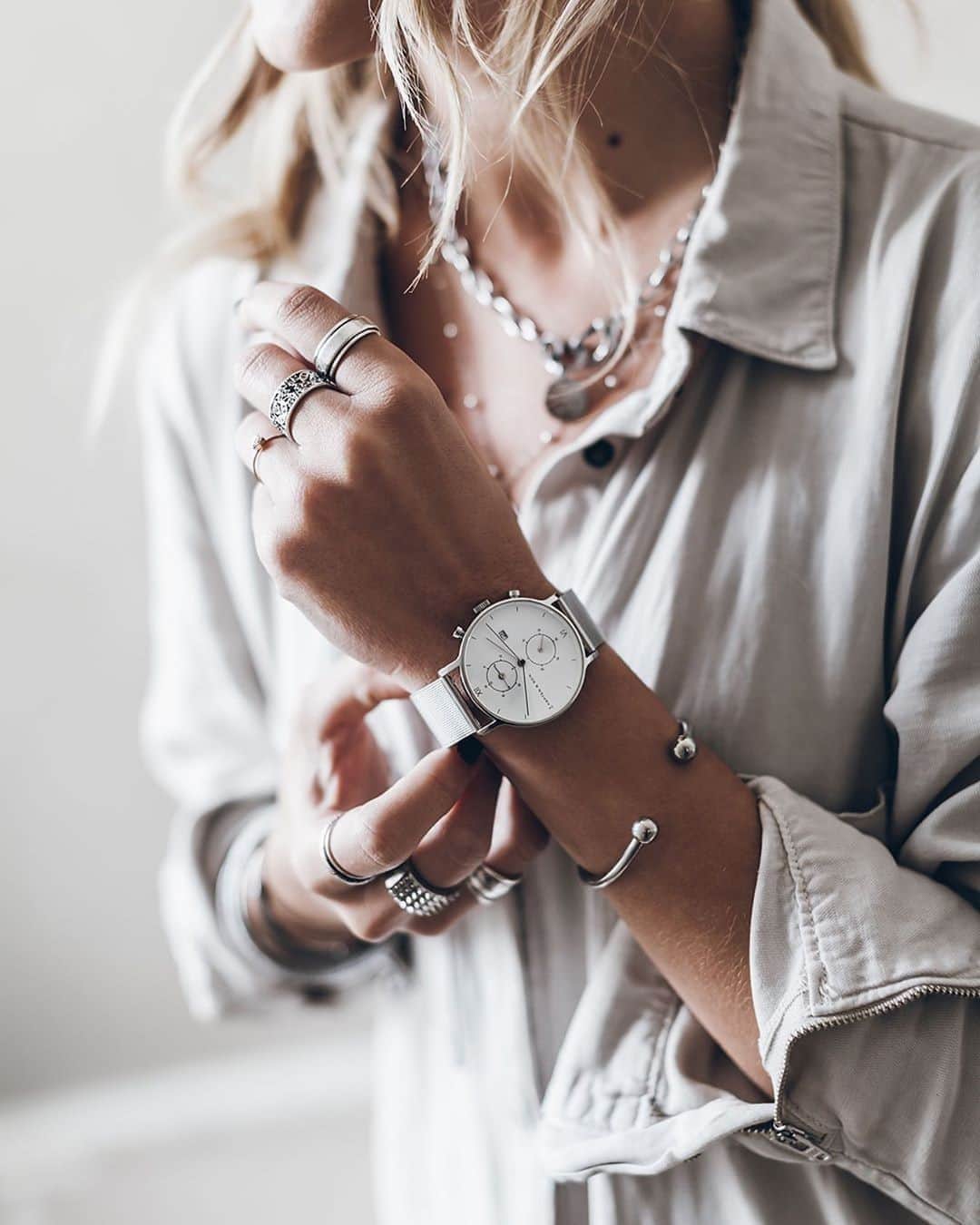 Kapten & Sonさんのインスタグラム写真 - (Kapten & SonInstagram)「Happy Friday, Kaptens! ✨ Ready for the weekend with our beautiful Chrono Silver "Mesh"! What's your favorite watch, Kaptens? 😍 @mikutas #bekapten #kaptenandson⁠⠀⁠ .⁠⠀⁠ .⁠⠀⁠ .⁠⠀⁠ #watches #outfitinspo #outfitinspo #inspiration #dailyinspo #ootdfash #autumnfashion #fashionlover #fashionaddicted #berlin」10月9日 14時30分 - kaptenandson