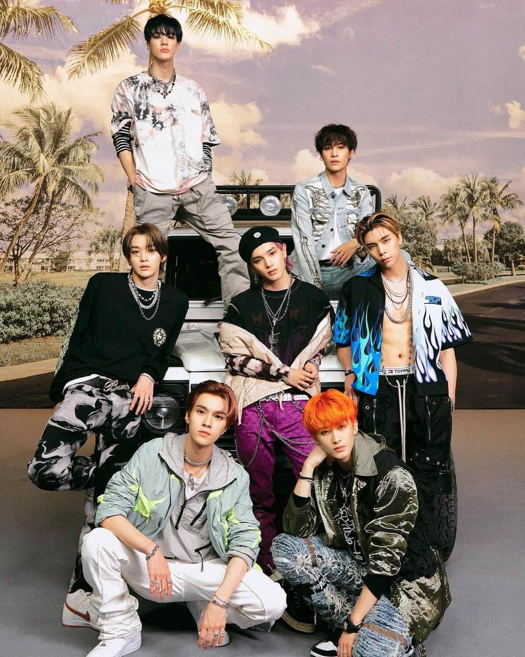 NCT(Neo Culture Technology)のインスタグラム：「"[OFFICIAL] #NCT Misfit 💚" ____________________ #JENO #SUNGCHAN #YANGYANG #TAEYONG #JOHNNY #HENDERY #MARK #NCT127 #NCTdream #WayV #NCT2020 #RESONANCE #RESONANCE_Pt1 #NCT2020_RESONANCE」