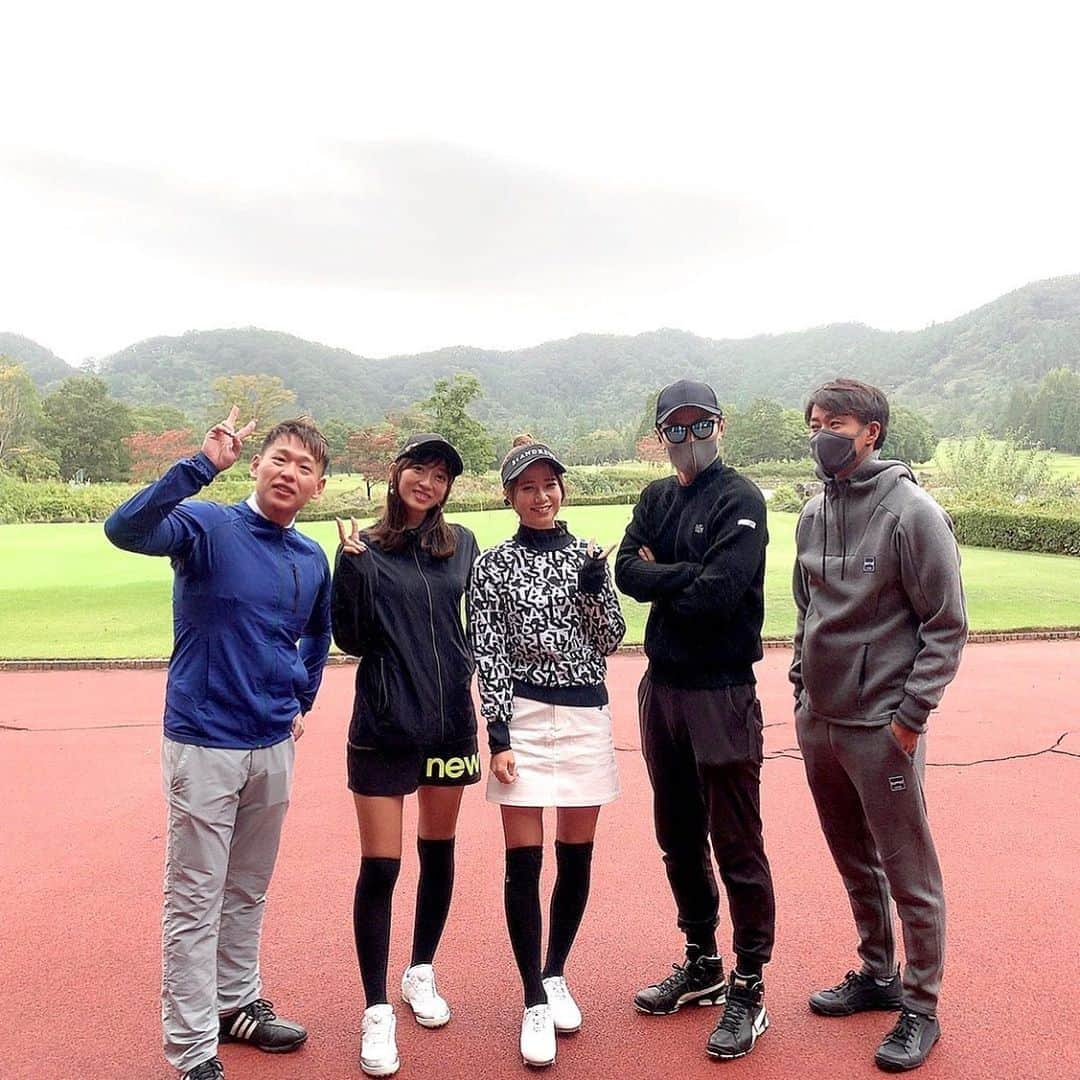 なみさんのインスタグラム写真 - (なみInstagram)「今日はこのメンバーで対決致しました😚💕 @acha97_golf  @kazupro_golf  @manacamera55_golf  @nissy_camera ゜ ゜ 美人過ぎるあちゃこ様とかずプロのレッスンも参考になるかと✨ 楽しみにしててくださいまし〜😚  今日は真中カメラマンに撮って頂きました🎥✨✨ @manacamera55_golf  1番右の真中さん🙌 ゜ ゜ 久々にやりました🌷 上から #セントアンドリュース  #セントアンドリュース #セントアンドリュース #イオンスポーツ ゜ ゜  #ゴルフ #ゴルフウェア #ゴルフ女子 #ゴルフ好き #ゴルフ大好き #ゴルフスイング #ゴルフバカ #ゴルフ好きと繋がりたい #ゴルフ仲間募集中 #ゴルフコーデ #ゴルフ初心者 #ゴルフ#ゴルフ場 #golf #golflover #japanesegirl #japan #골프 #골프 여자 #골프스윙　#youtuber #namigolf #セントアンドリュース」10月9日 15時35分 - nami73_golf