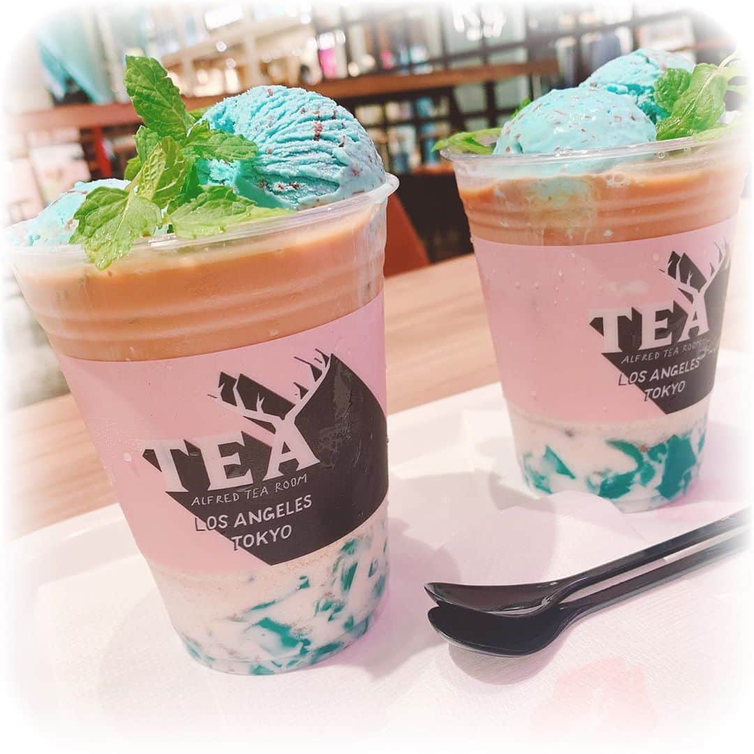 月宮まどかのインスタグラム：「🧸🥞💭🧸🥞💭 . . さいきん胃の中に迎えた かわいい食べ物たち🌼 . ♡ #alfredtearoom  ♡ #sundaybrunch  ♡ #ハム太郎カフェ2020  ♡ #rosiescafe  ♡ #alacampagne  . . グルテンフリー生活も たまには甘やかして 食べちゃう(っ ‘ ᵕ ‘ ｃ) . ロージーズカフェの🥞が いっっちばん好きです。 . だれかいっしょにいこ🌼」
