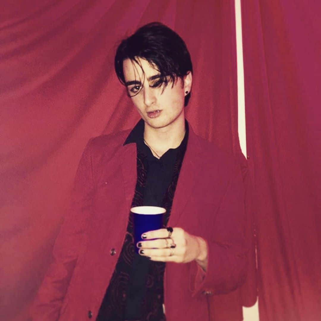 デイジー・ロウさんのインスタグラム写真 - (デイジー・ロウInstagram)「Happiest birthday to my enchanted, eccentric, eclectic & very exciting little brother @alfiegoffey you really do astound me every day with your creativity, your heart, your insight & your joy. There is no one in the world like you & I am so proud of the man you have grown up to become. Happiest birthday bro- I can’t wait to celebrate you ♥️ love you with all my heart and soul to infinity and beyond xoxox」10月9日 16時22分 - daisylowe