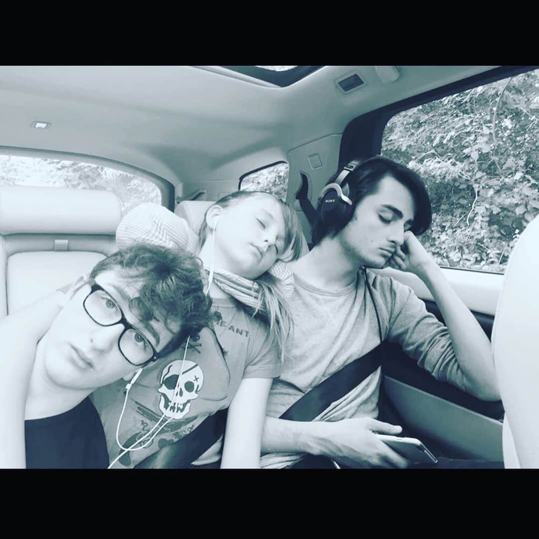 デイジー・ロウさんのインスタグラム写真 - (デイジー・ロウInstagram)「Happiest birthday to my enchanted, eccentric, eclectic & very exciting little brother @alfiegoffey you really do astound me every day with your creativity, your heart, your insight & your joy. There is no one in the world like you & I am so proud of the man you have grown up to become. Happiest birthday bro- I can’t wait to celebrate you ♥️ love you with all my heart and soul to infinity and beyond xoxox」10月9日 16時22分 - daisylowe