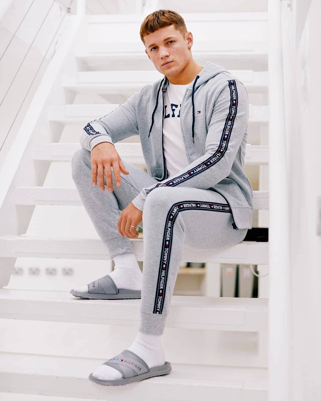 FOOTASYLUMさんのインスタグラム写真 - (FOOTASYLUMInstagram)「Who doesn't love a casual Friday! 😍  The @tommyhilfiger Tape Hooded Top, Tape Logo Jog Pant & Splash Slides are now live, only available online!  #Footasylum #TommyHilfiger」10月9日 16時14分 - footasylum