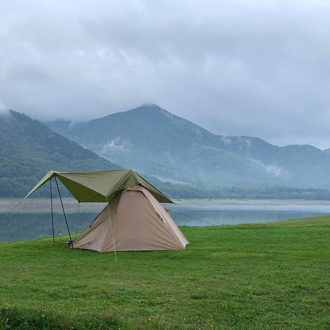 森公平さんのインスタグラム写真 - (森公平Instagram)「北海道ツーリングのお気に入り風景10選！！  #オロロンライン #エヌサカ線 #日本最北端 #宗谷岬 #サロベツ原野 #鹿の湯 #然別野営場 #クリオネキャンプ場 #青い池 #かなやま湖畔キャンプ場 #北海道ツーリング #キャンプ #キャンプツーリング #yamaha #mt09 #無加工」10月9日 16時27分 - mori_koheidesu