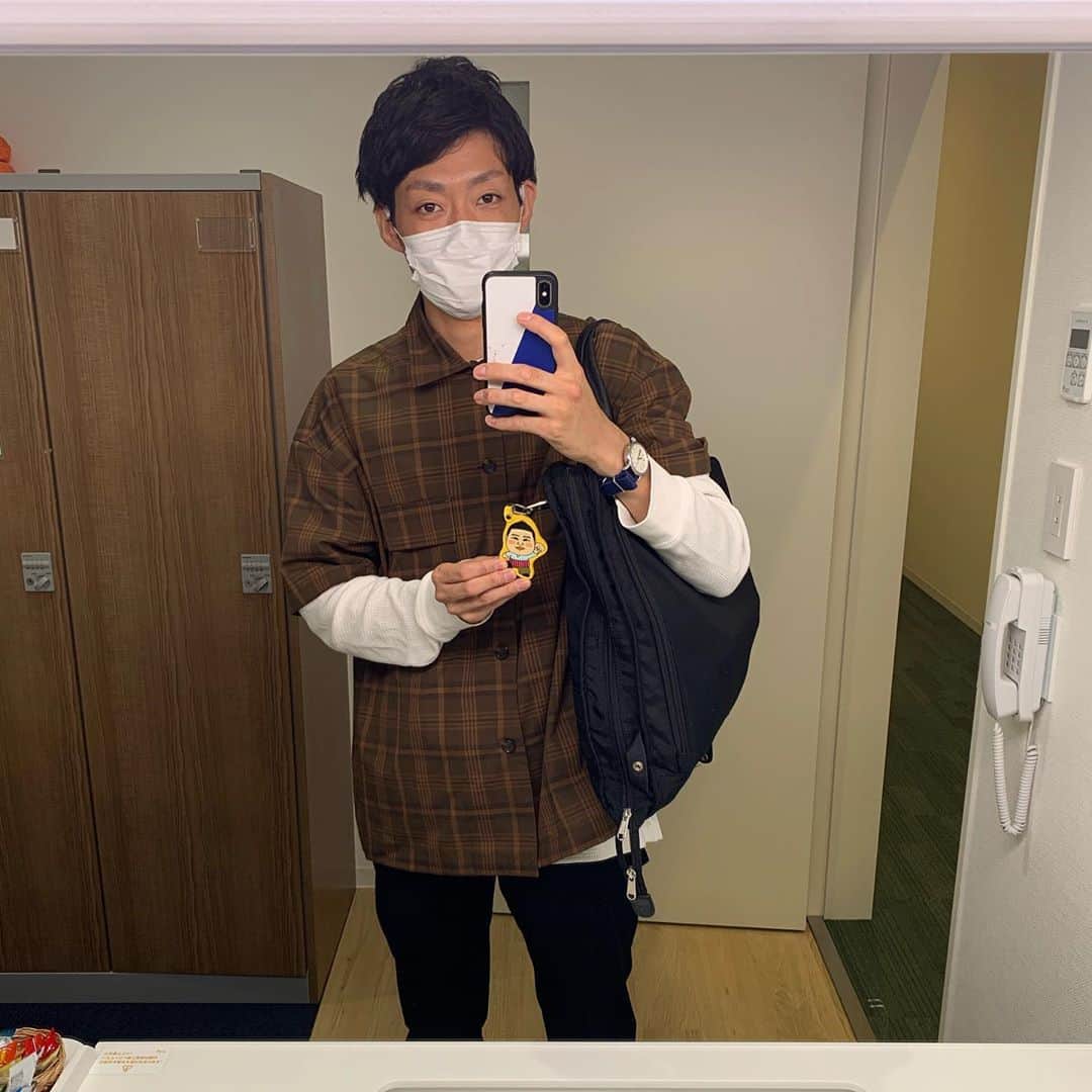 皆川勇気のインスタグラム：「川畑座長4年ぐらい付けてます。 ほんまにご利益あります。」