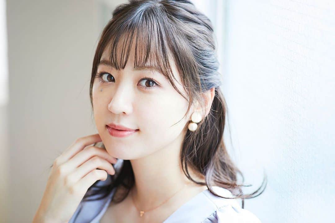 船岡咲のインスタグラム：「・﻿ ・﻿ ○﻿ ﻿ ﻿ 東京カレンダー『金曜美女劇場』﻿ さんで特集していただきました。﻿ ﻿ 仕事の話や、あまり話したことのない﻿ "恋愛"についてなど……﻿ 船岡のことを深く﻿ インタビューしていただきました😳﻿ ﻿ ﻿ ﻿ 素敵な記事なのでぜひご覧ください✨✨﻿ 写真もとても素敵です✨✨﻿ ﻿ ﻿ ﻿ #東京カレンダー #金曜美女劇場 ﻿ で、検索してください🔍﻿ ﻿ Twitterからもご覧いただけます💕﻿ ﻿ ﻿ #雑誌 #東カレ #ナチュラル #グラビア﻿ #恋愛 #仕事 #取材 #たっぷり」