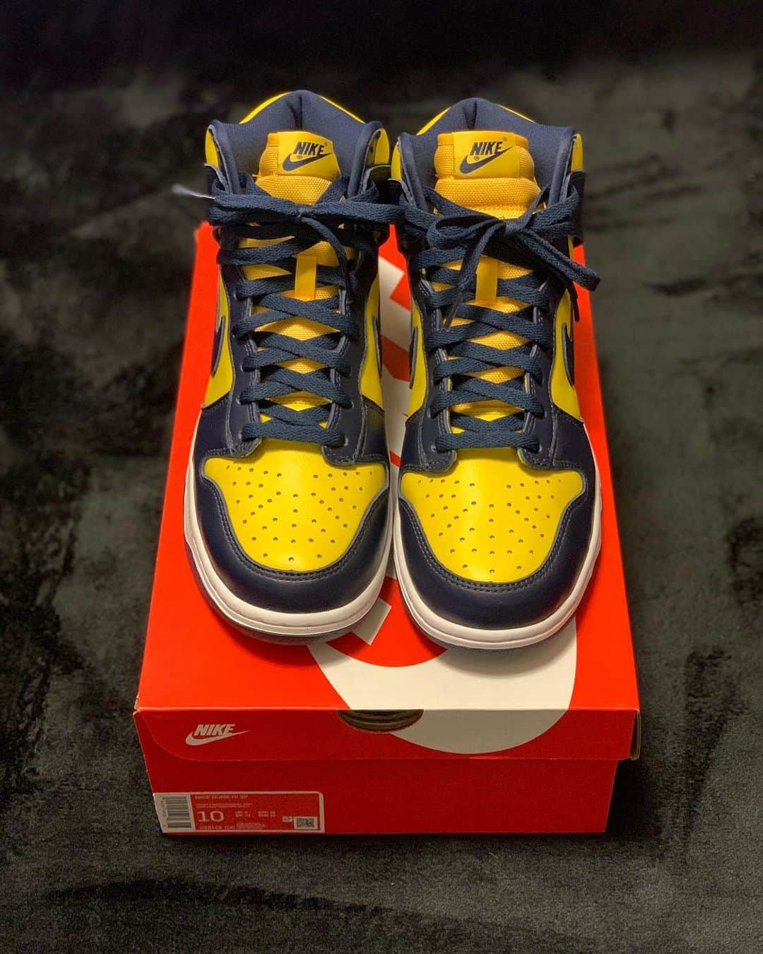 岩本煌史さんのインスタグラム写真 - (岩本煌史Instagram)「got new kicks!! NIKE DUNK HIGH SP MICHIGAN(2020)  #nike #ナイキ #dunk #ダンク #dunkhigh #ダンクハイ #michigan #ミシガン #michigandunk #ミシガンダンク #紺黄 #紺黄ダンク #snkrdunk #prowrestler #プロレスラー #prowrestling #プロレス #ajpw #全日本プロレス #三重県 #桑名市 #出身 #岩本煌史 #sneaker #スニーカー #スニーカー大好き #足元倶楽部 #キモ撮り#スニーカーヘッズ #イワモトヘッズ」10月9日 17時08分 - koji_iwamoto